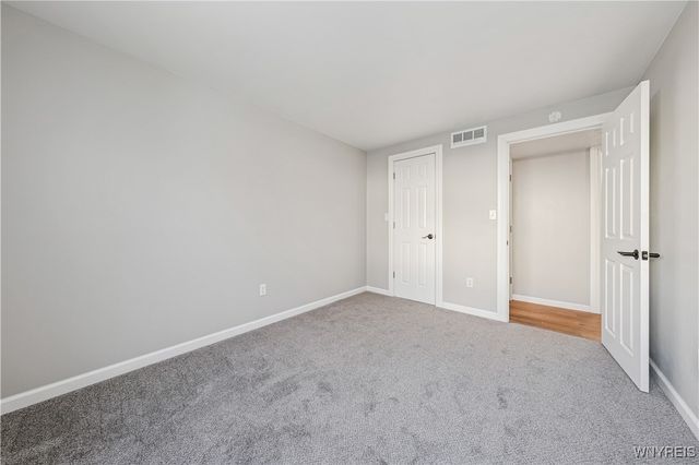 32 Pebble Creek Drive, Cheektowaga, NY 14227