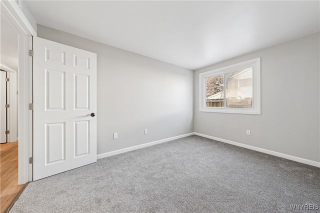 32 Pebble Creek Drive, Cheektowaga, NY 14227