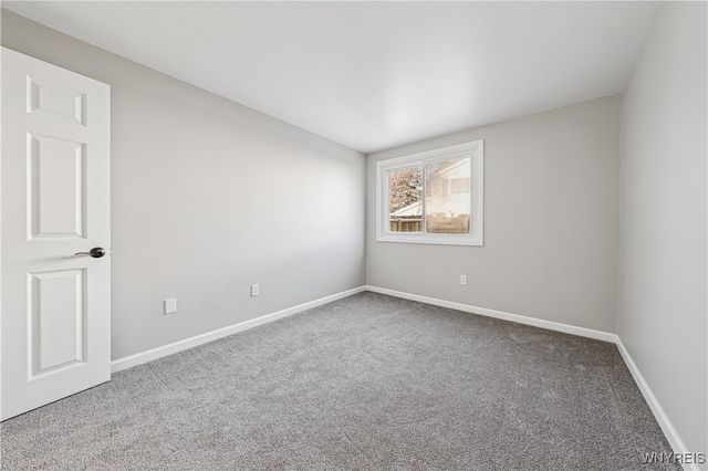 32 Pebble Creek Drive, Cheektowaga, NY 14227