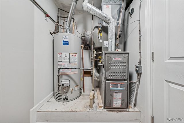 32 Pebble Creek Drive, Cheektowaga, NY 14227