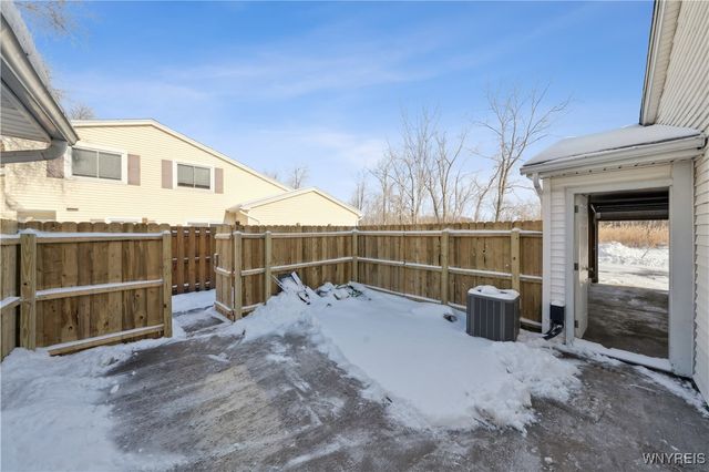 32 Pebble Creek Drive, Cheektowaga, NY 14227