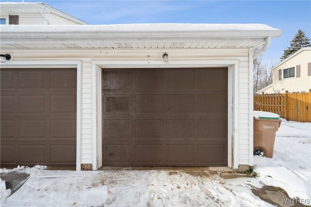 32 Pebble Creek Drive, Cheektowaga, NY 14227