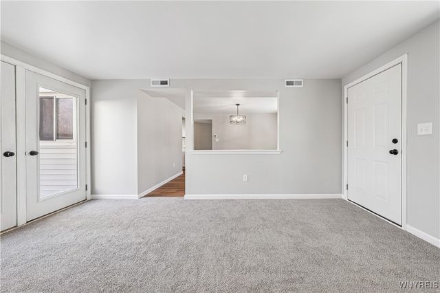 32 Pebble Creek Drive, Cheektowaga, NY 14227