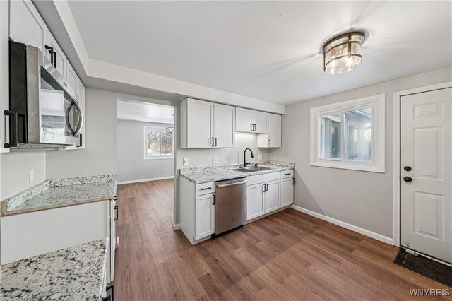 32 Pebble Creek Drive, Cheektowaga, NY 14227