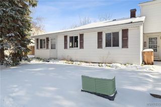 32 Pebble Creek Drive, Cheektowaga, NY 14227