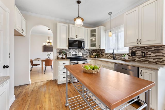 1805 S Hoyt Cir, Wichita, KS 67207