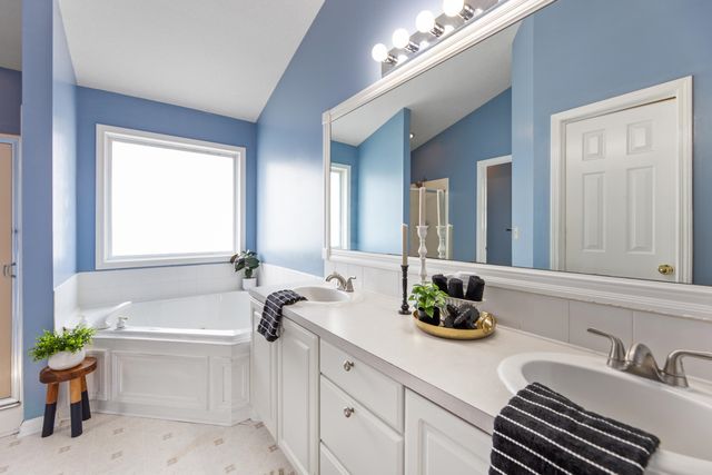 1805 S Hoyt Cir, Wichita, KS 67207