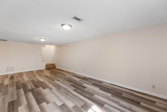 1805 S Hoyt Cir, Wichita, KS 67207