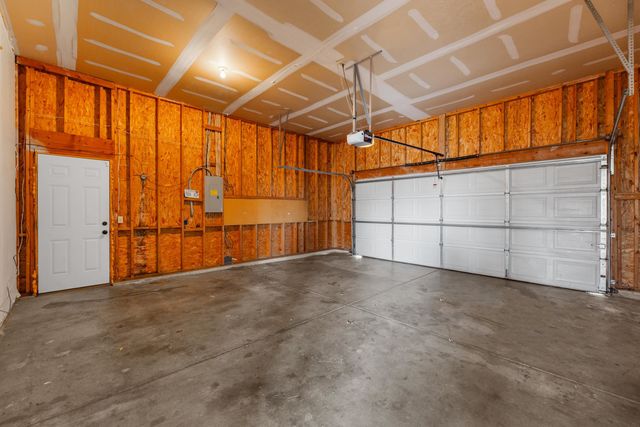 1805 S Hoyt Cir, Wichita, KS 67207