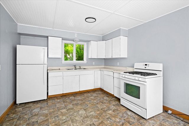 720 N 23rd Avenue W, Duluth, MN 55806