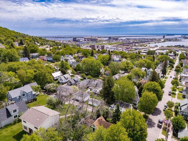 720 N 23rd Avenue W, Duluth, MN 55806