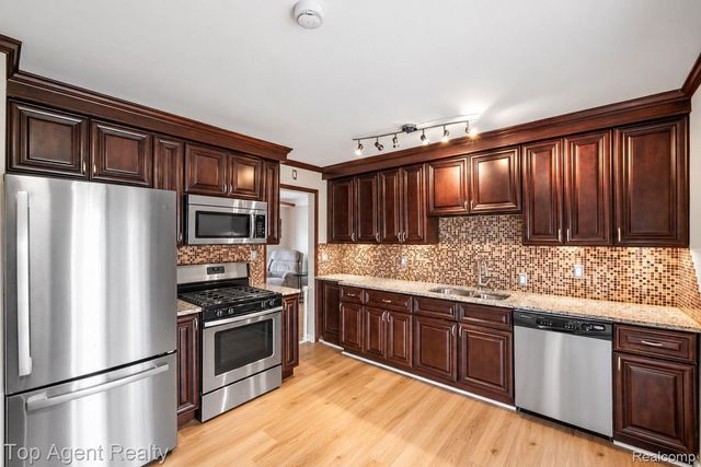 11854 Hovey Street, Warren, MI 48089