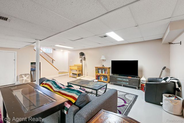 11854 Hovey Street, Warren, MI 48089