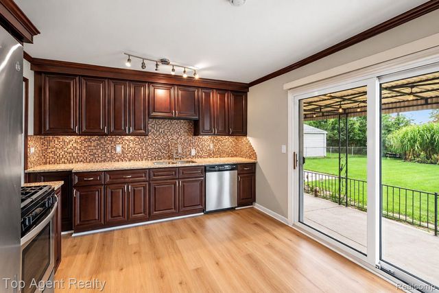11854 Hovey Street, Warren, MI 48089