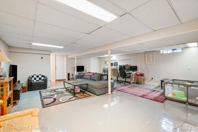 11854 Hovey Street, Warren, MI 48089