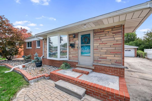 11854 Hovey Street, Warren, MI 48089