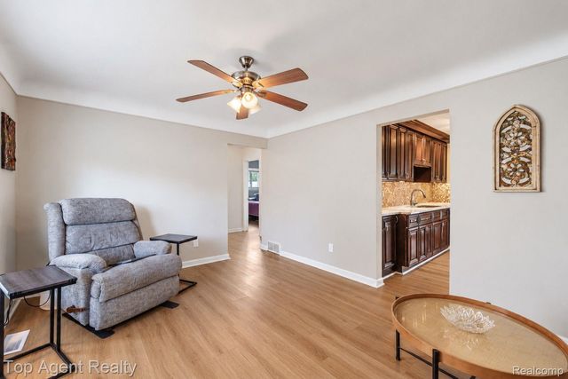 11854 Hovey Street, Warren, MI 48089