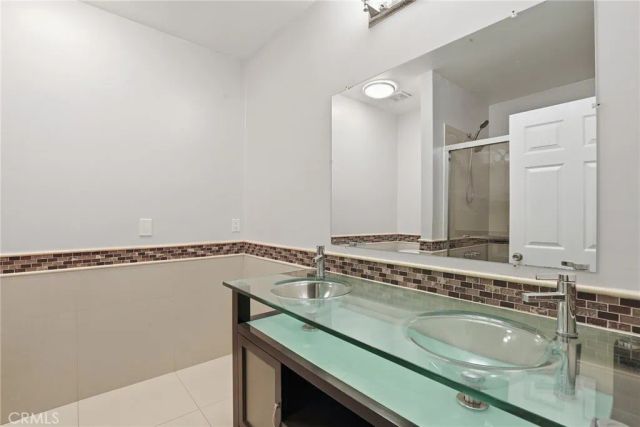 4189 Vineland Avenue 111, Studio City, CA 91602