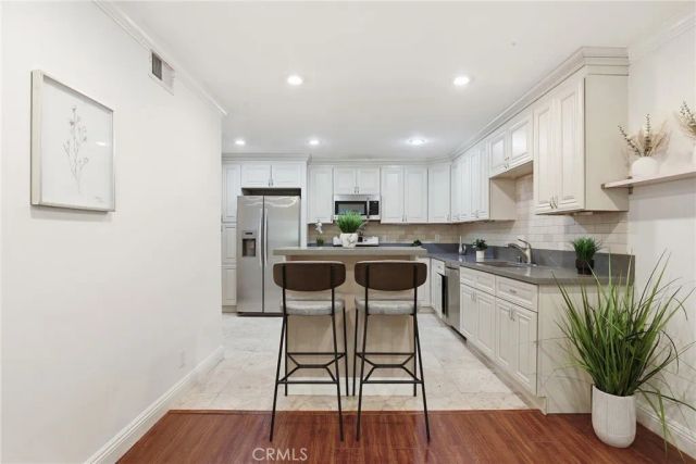 4189 Vineland Avenue 111, Studio City, CA 91602
