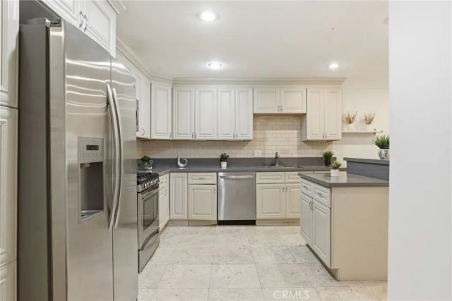 4189 Vineland Avenue 111, Studio City, CA 91602