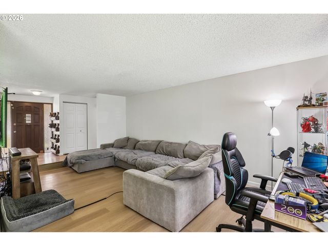 17940 Sw FRANCES St, Beaverton, OR 97003