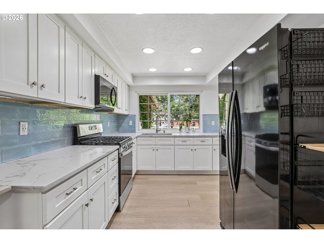 17940 Sw FRANCES St, Beaverton, OR 97003