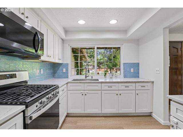 17940 Sw FRANCES St, Beaverton, OR 97003