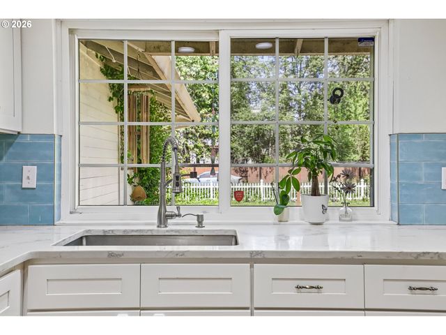 17940 Sw FRANCES St, Beaverton, OR 97003
