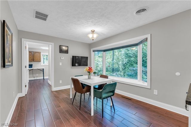 6821 Thornapple Drive, Mayfield Village, OH 44040