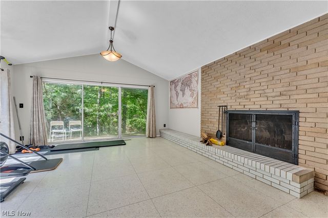 6821 Thornapple Drive, Mayfield Village, OH 44040