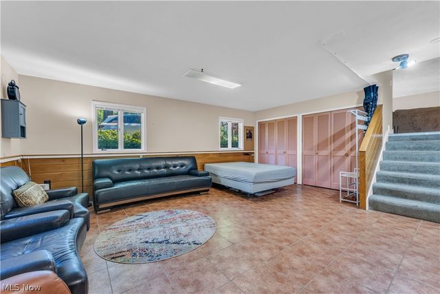 6821 Thornapple Drive, Mayfield Village, OH 44040