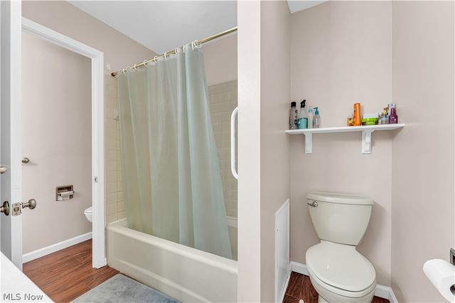 6821 Thornapple Drive, Mayfield Village, OH 44040