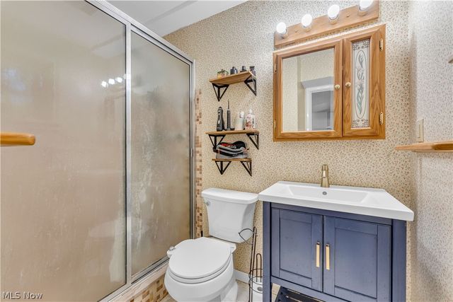 6821 Thornapple Drive, Mayfield Village, OH 44040