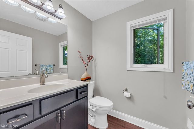 6821 Thornapple Drive, Mayfield Village, OH 44040