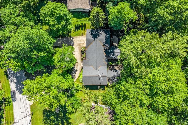 6821 Thornapple Drive, Mayfield Village, OH 44040