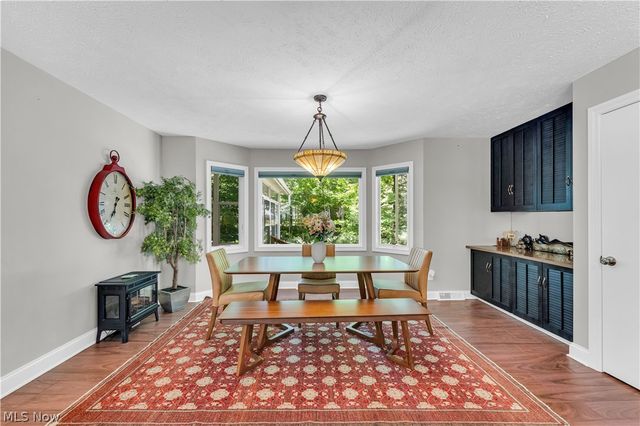 6821 Thornapple Drive, Mayfield Village, OH 44040