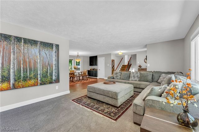 6821 Thornapple Drive, Mayfield Village, OH 44040