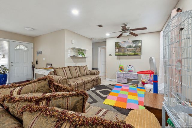 6738 SPRING MANOR ST, San Antonio, TX 78249