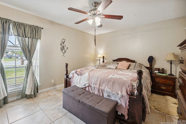 6738 SPRING MANOR ST, San Antonio, TX 78249