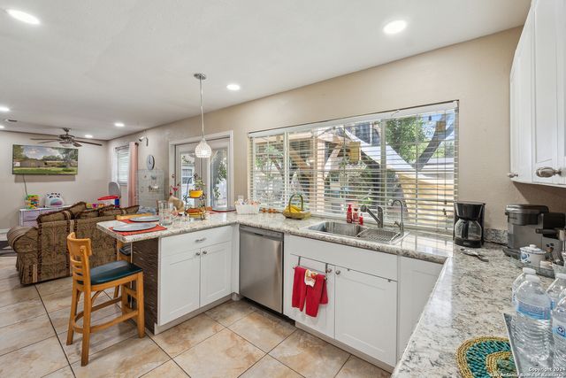 6738 SPRING MANOR ST, San Antonio, TX 78249