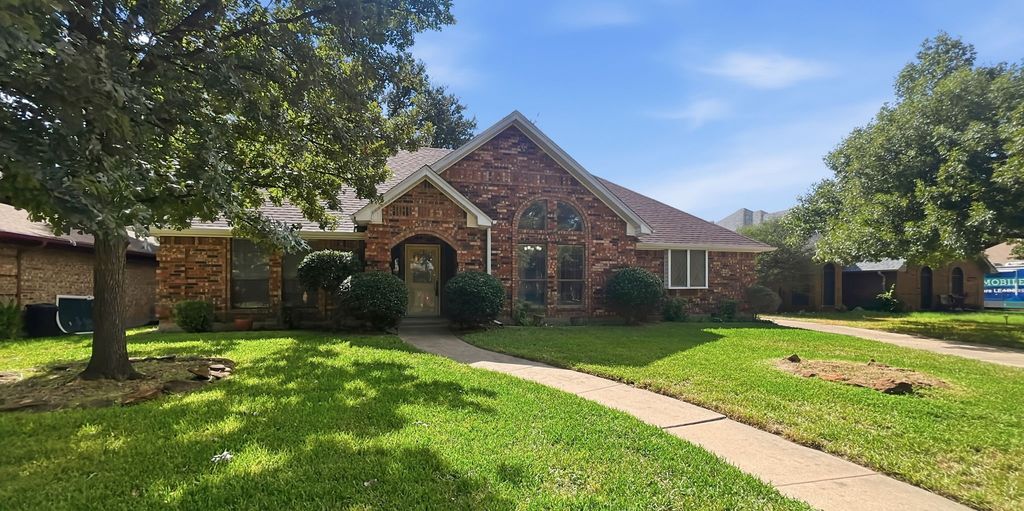 7308 Spurgeon Court, North Richland Hills, TX 76180 — exterior