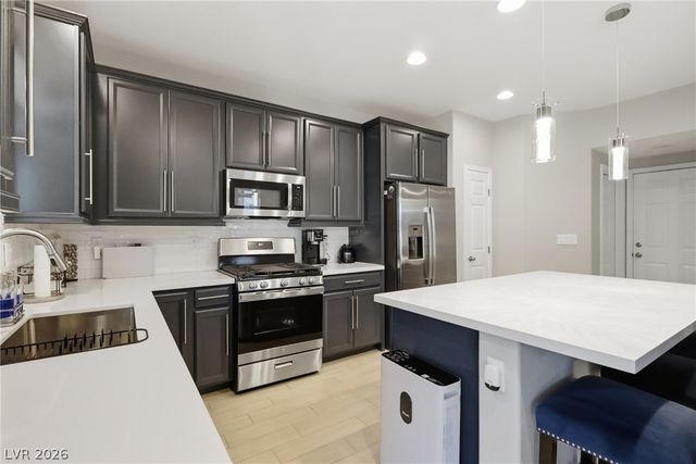 1921 Rini Ridge Avenue, North Las Vegas, NV 89031