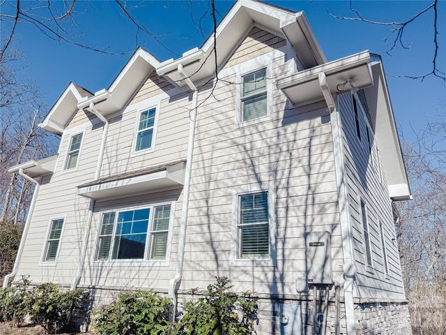 11 Lila Lane, Clyde, NC 28721