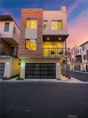 12 Ebb Tide Circle, Newport Beach, CA 92663