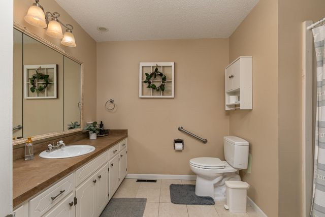 542 N Locust Street, Marshfield, MO 65706