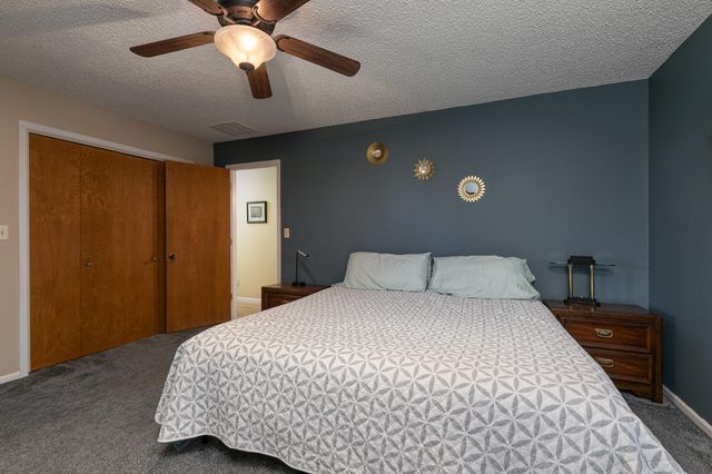 542 N Locust Street, Marshfield, MO 65706