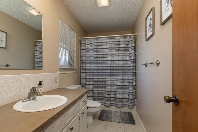 542 N Locust Street, Marshfield, MO 65706