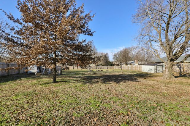 542 N Locust Street, Marshfield, MO 65706