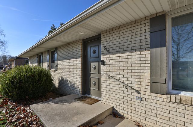 542 N Locust Street, Marshfield, MO 65706