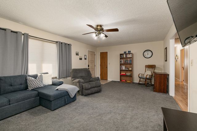 542 N Locust Street, Marshfield, MO 65706